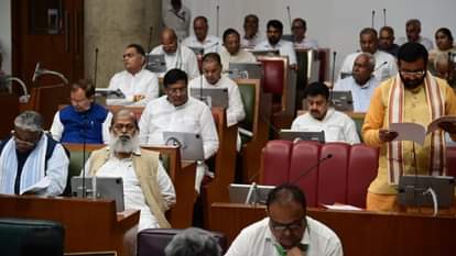हरियाणा विधानसभा सेशन के दौरान सीएम नायब सैनी, मंत्री अनिल विज व अन्य विधायक।
