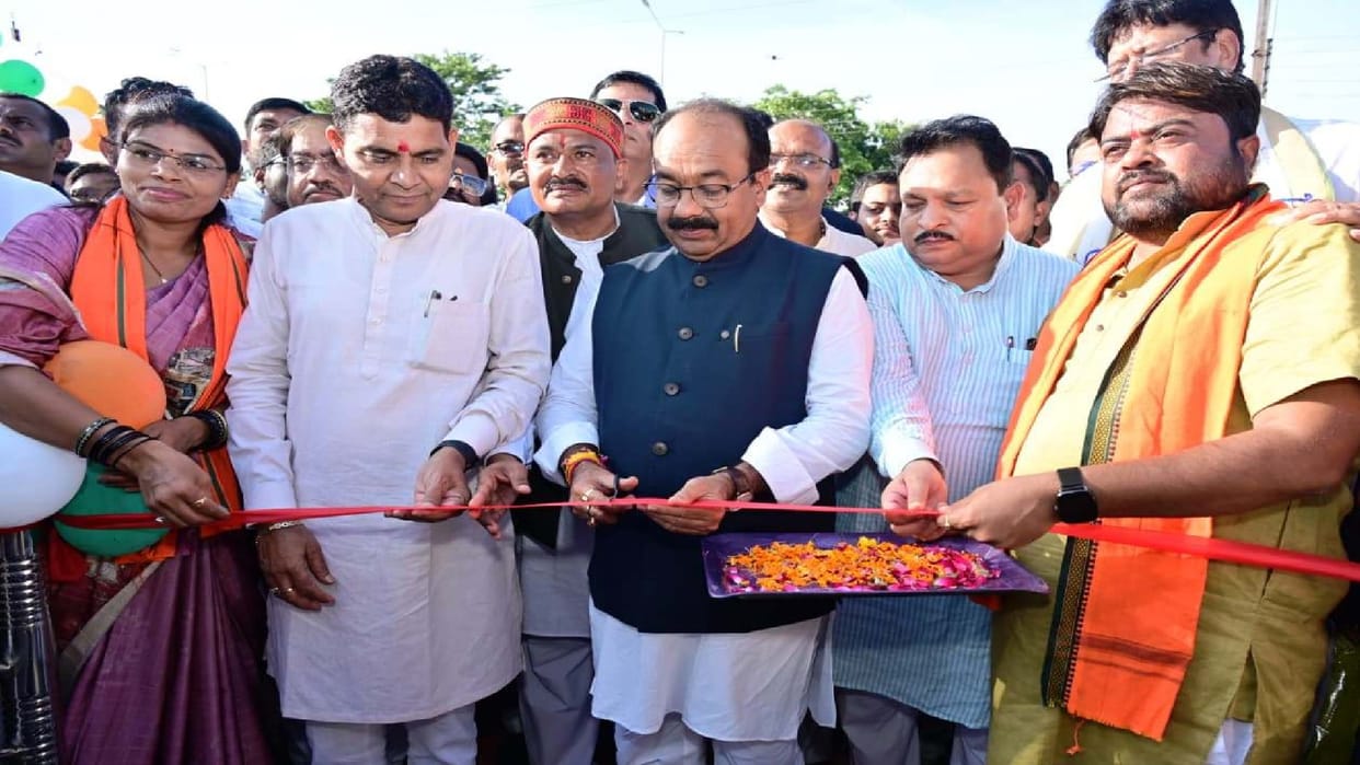 Deputy CM Saw inaugurated and performed Bhoomi Pujan of development works worth Rs 5.3 crore in Gobra-Nawapara