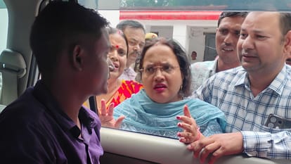 Varanasi Colonizer murder in his own colony miscreants fired three bullets from one meter away