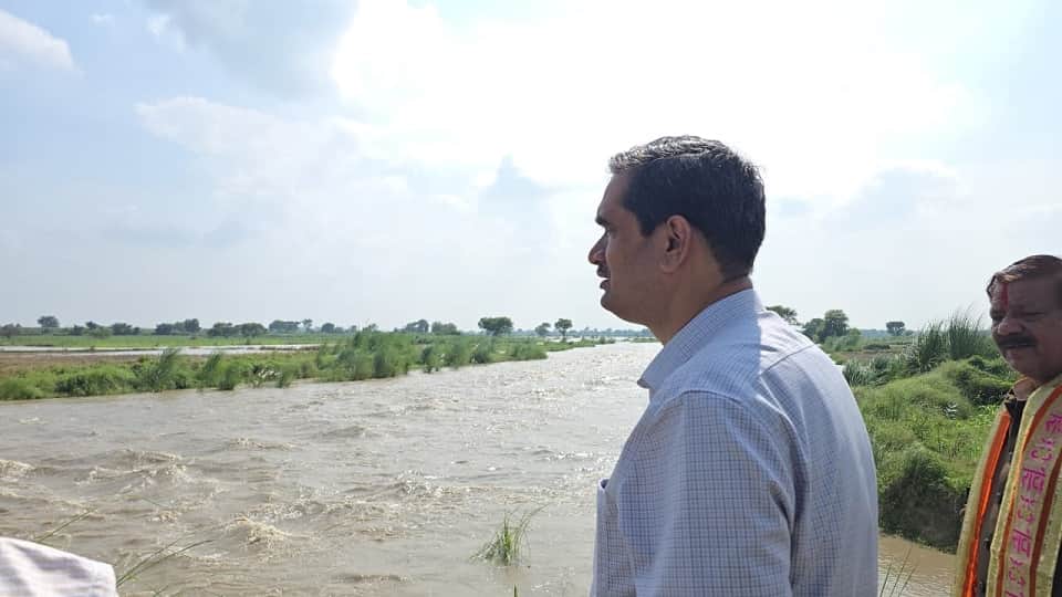 Flood In Up Due To Rising Water Level Of Yamuna Road washed away by strong currents of water In Mathura