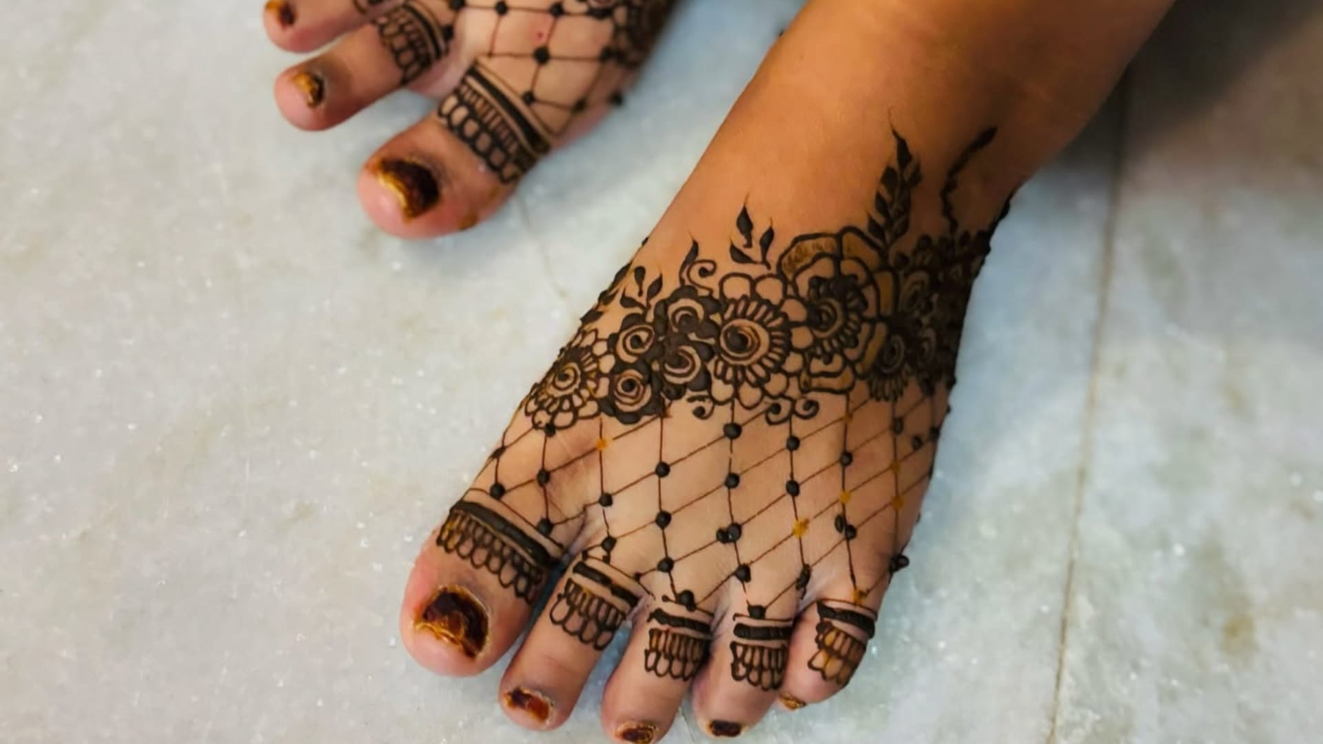 Hartalika Teej 2025 Beautiful Mehndi Design Ideas for Feet Easy and Traditional Style