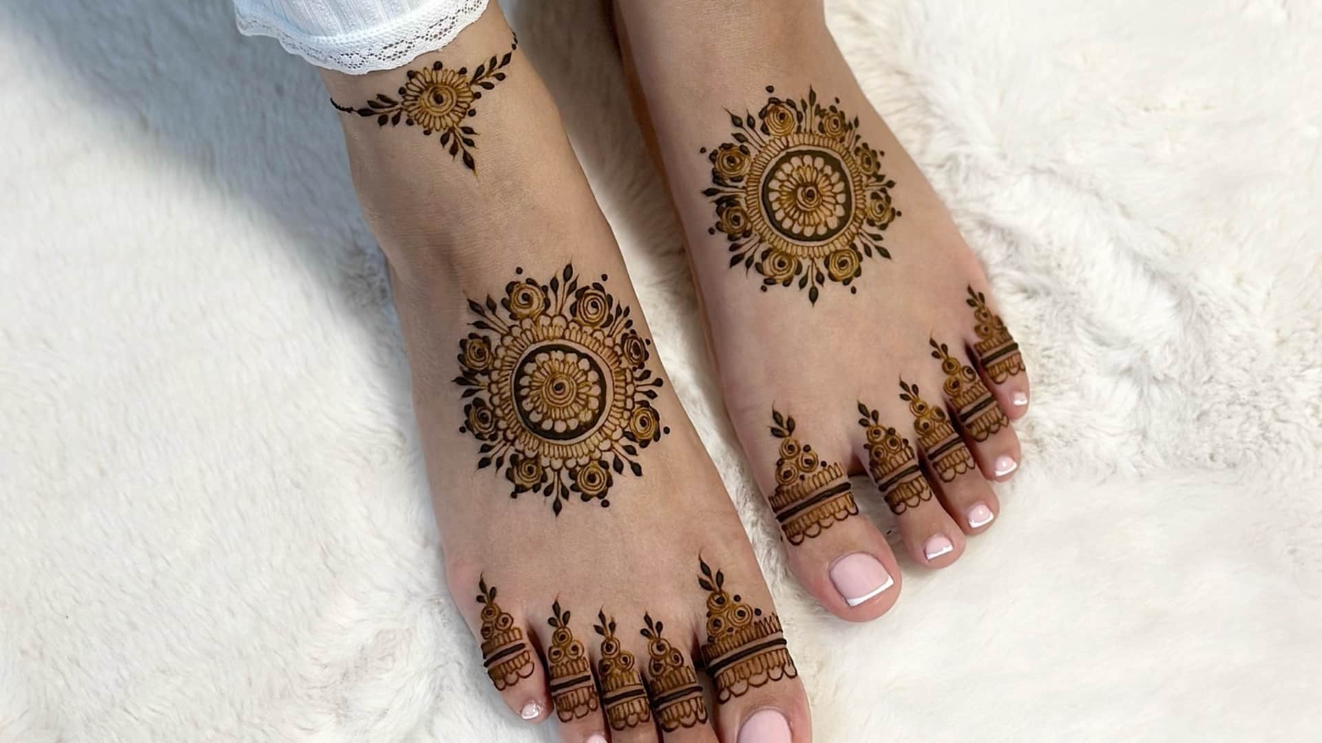 Hartalika Teej 2025 Beautiful Mehndi Design Ideas for Feet Easy and Traditional Style