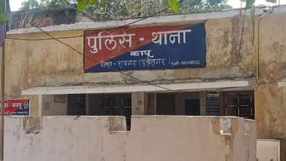 Goods worth Rs 1 lakh including cash and jewellery stolen from teacher's house