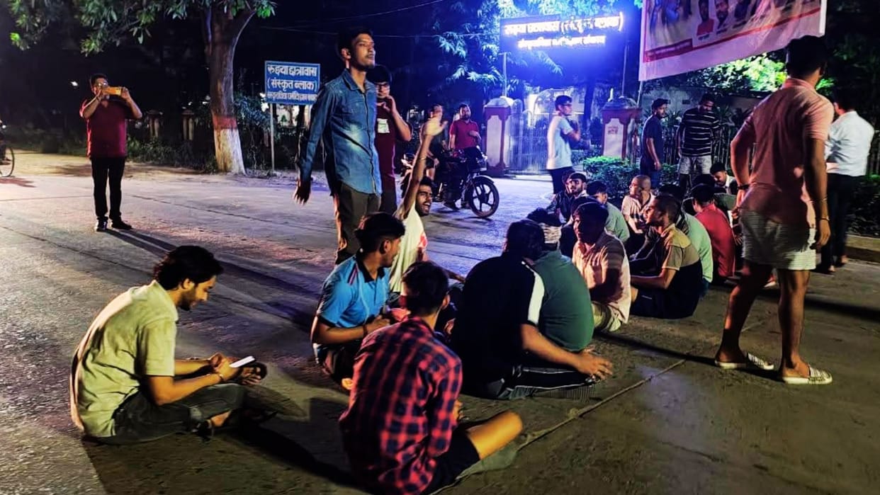 BHU students staged sit-in protest against allegations of increasing service charges in Ruia Hostel