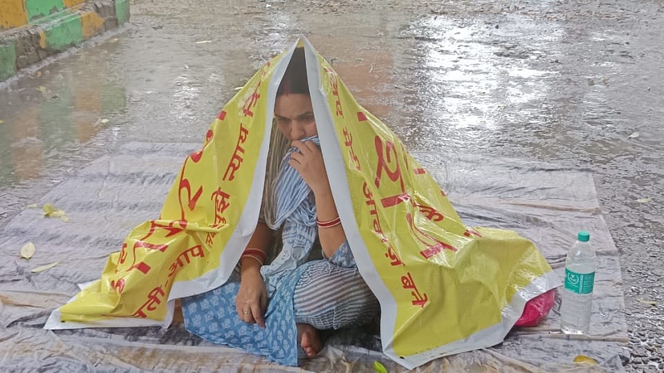 Rakhi wrestler's hunger strike begins at Ghaziabad district headquarters