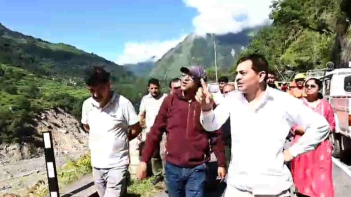 Uttarkashi lake formed in Yamuna river due to debris NDRF SDRF Health Revenue Police team and DM reached spot