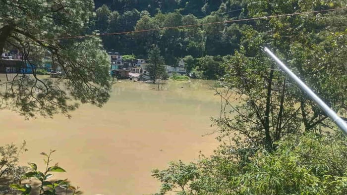Uttarkashi lake formed in Yamuna river due to debris NDRF SDRF Health Revenue Police team and DM reached spot