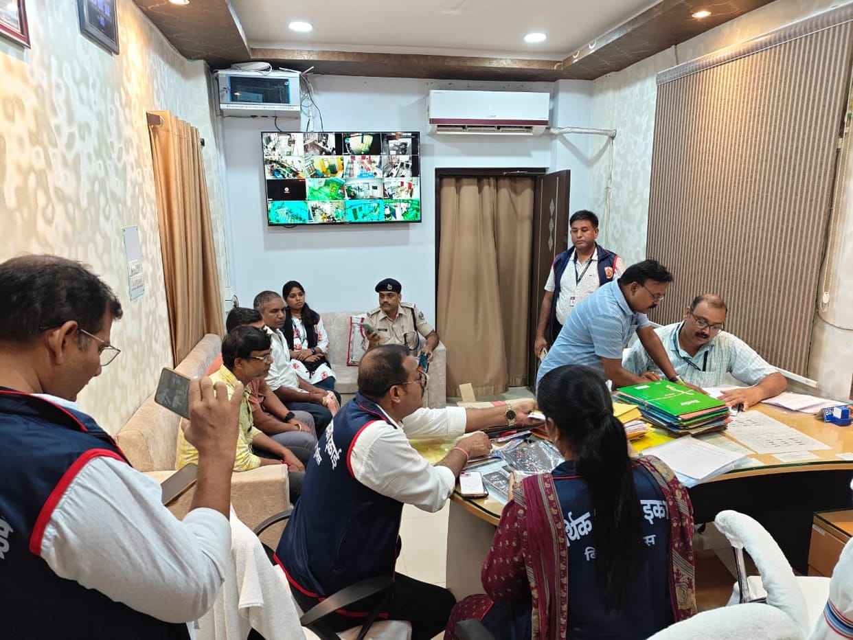 EOU raids on premises of Vinay Saurabh posted in District Sub Registrar Office Bhagalpur
