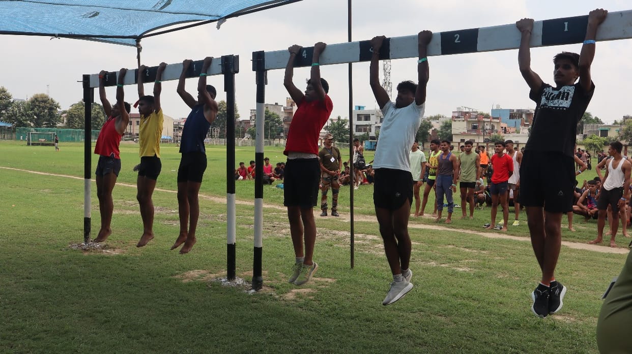 Agniveer Recruitment: Bijnor Candidates Sweat it Out in Physical Test at Muzaffarnagar