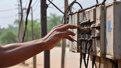 Alwar News Man Survives 10th Suicide Attempt After Grabbing Live Wire on Transformer Rajasthan News in Hindi