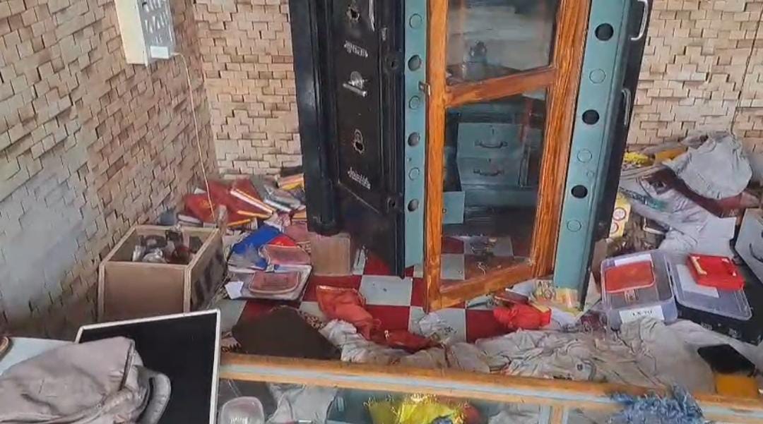 Bihar: Major theft in a jewellery shop in Munger, goods worth more than Rs 10 lakh missing