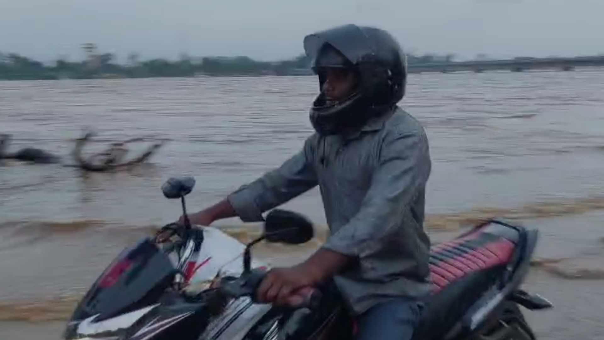 बोधगया के कई गांवों में घुसा पानी