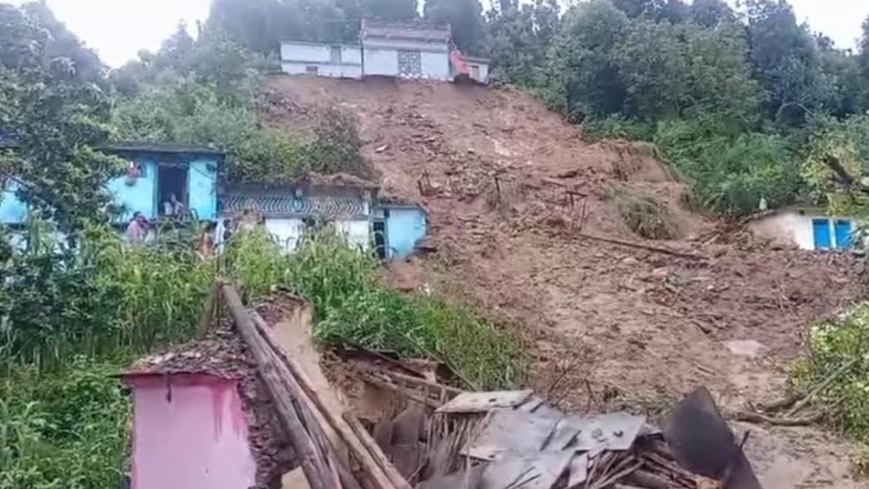 Tharali disaster Six seriously injured were taken to AIIMS by helicopter Chamoli Cloudburst News