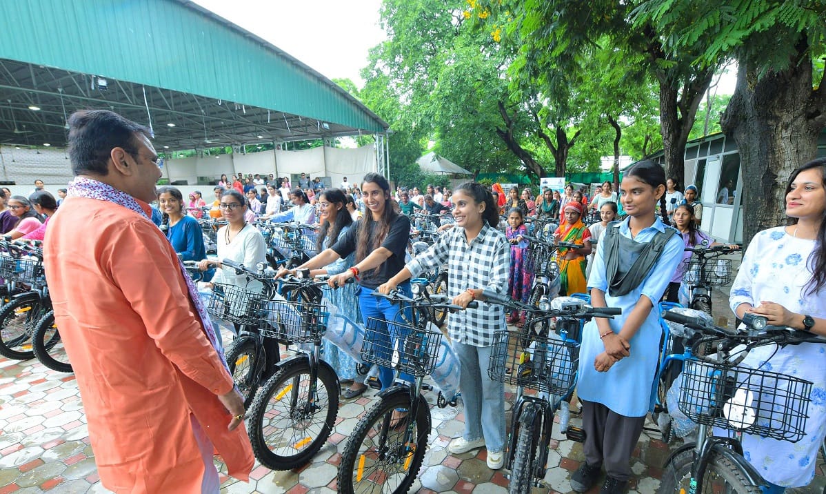 Rajasthan CM:  Bhajanlal Sharma Distributes E-Cycles to Girls, Emphasizes Education and Empowerment