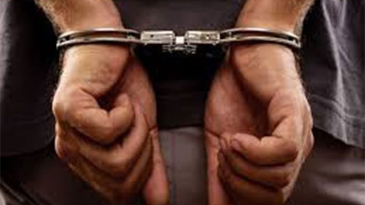 Bihar : बीपीएससी और इंजीनियरिंग सहित प्रतियोगी परीक्षाओं का सेटर गिरफ्तार, सेटिंग की रकम भी बताई