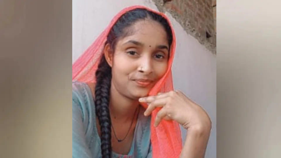 A girl died under suspicious circumstances in Gulriha police station area of Gorakhpur