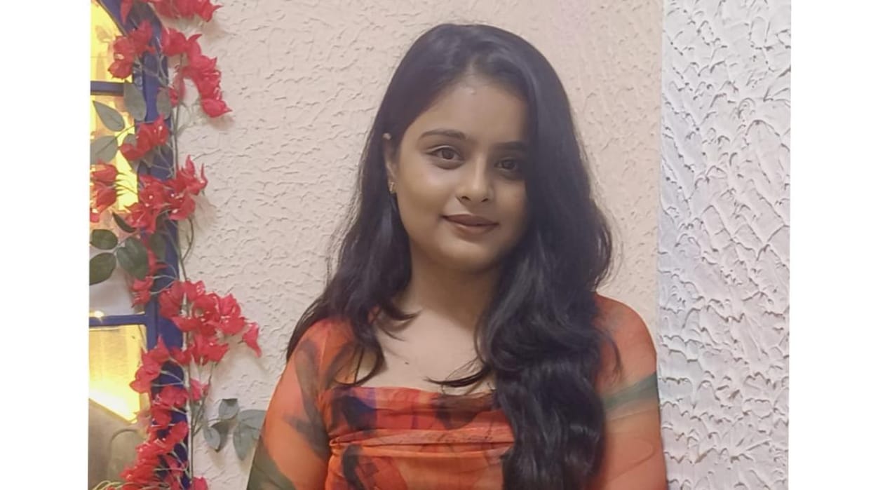 Jhansi: Hand skill showed the way, selling gifts online