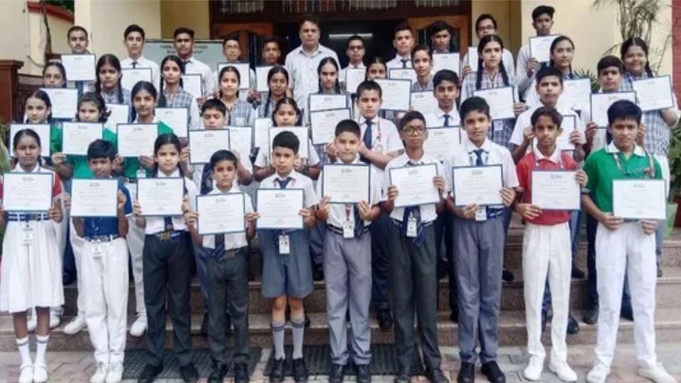 Students shine in Amar Ujala National Olympiad