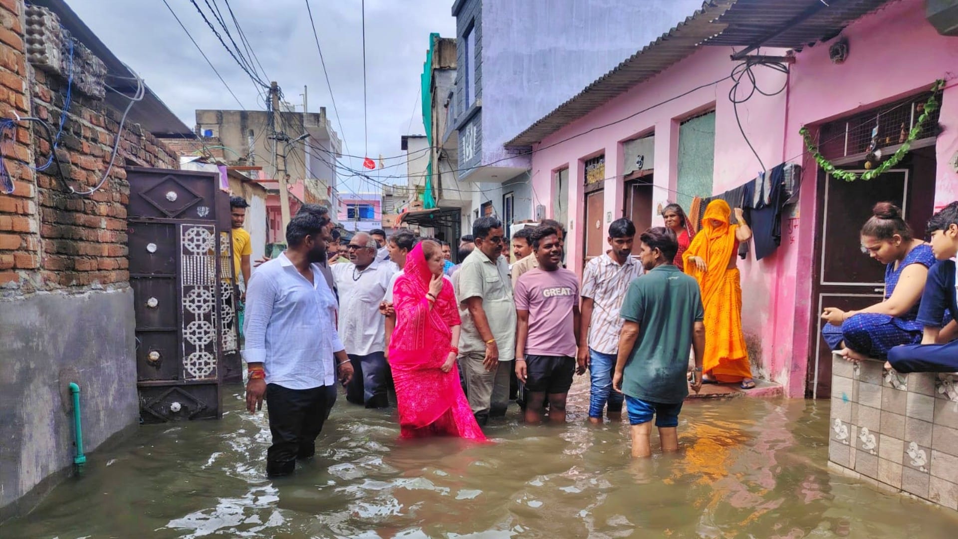 Kota Weather: Life in Hadauti troubled by torrential rains Ladpura MLA reached by boat to take stock of people