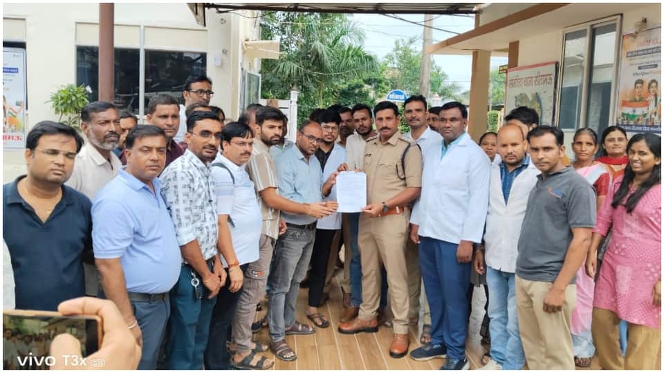 Love Marriage Dispute Turns Violent in Mandsaur 7 Injured in Firing and Knife Attack