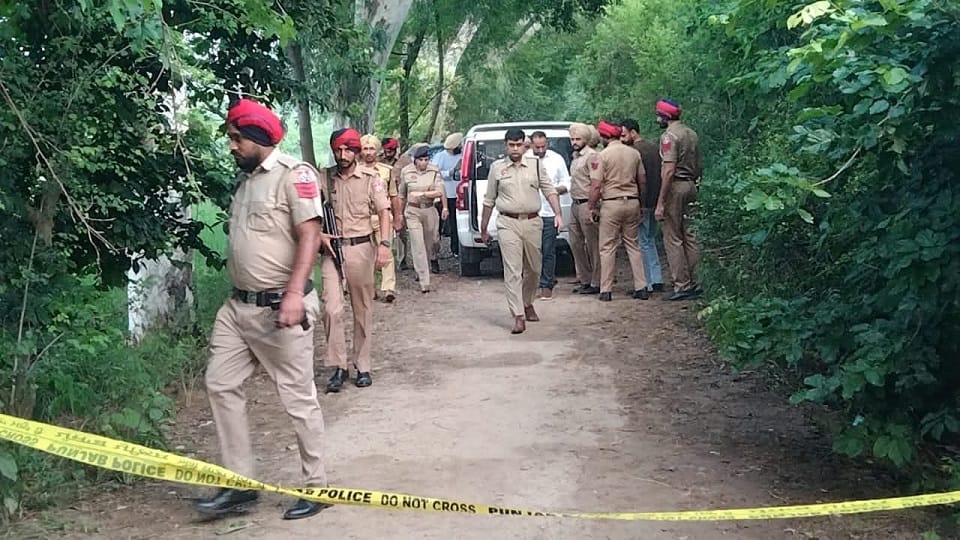 Encounter between police and criminals in Punjab