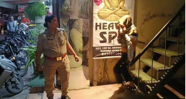 Prostitution in spa centers: Different rates for special services first send photos of the girls then deal