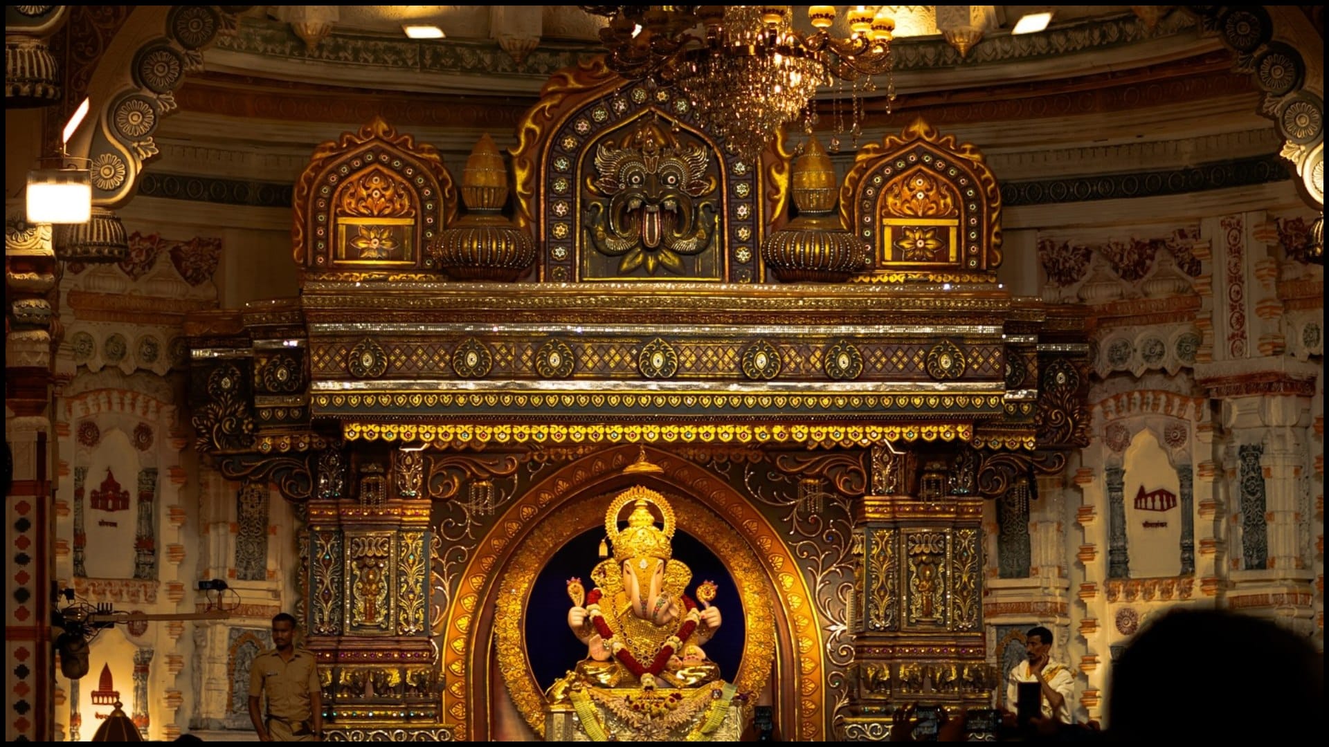 Ganeshotsav 2025 Famous Ganpati Pandals To Visit  In Maharashtra