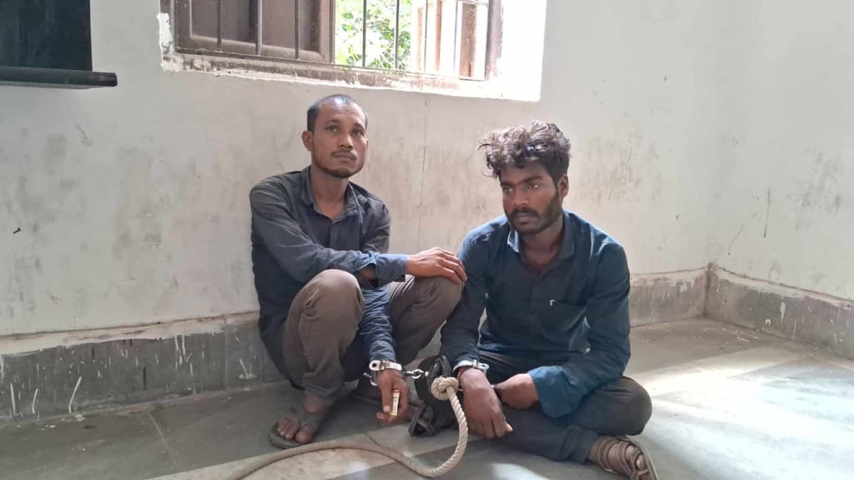 DRI takes major action in Muzaffarpur, Ganja worth Rs 50 lakh recovered, two smugglers arrested
