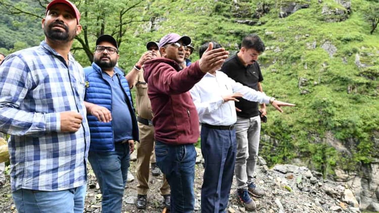 Uttarkashi Disaster: पानी हुआ कम तो दिखने लगे जलमग्न हुए होटल ओर आवासीय भवन, तेज प्रवाह ने खोला झील का मुहाना