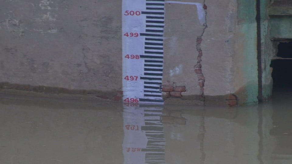 Yamuna river crosses danger mark in Agra administration on alert 21 areas in danger