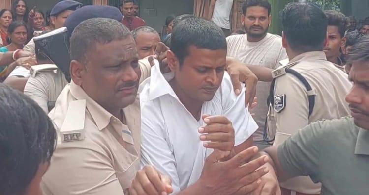 Bihar News: नालंदा में युवक का पेड़ से लटका मिला शव, हत्या का आरोप लगाकर परिजनों का हंगामा