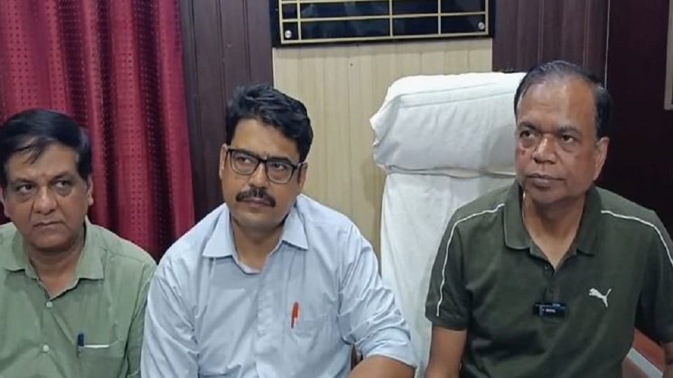 Bribe of Rs one crore took only few minutes to demand still honesty did not waver drug dealer arrested
