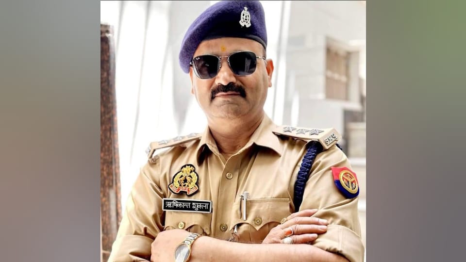 Akhilesh Dubey Kanpur SIT notice to three COs, one inspector and two KDA employees for colluding with Akhilesh