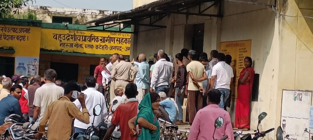 Ambedkarnagar: Farmers' anger erupted, Akbarpur-Sultanpur highway blocked
