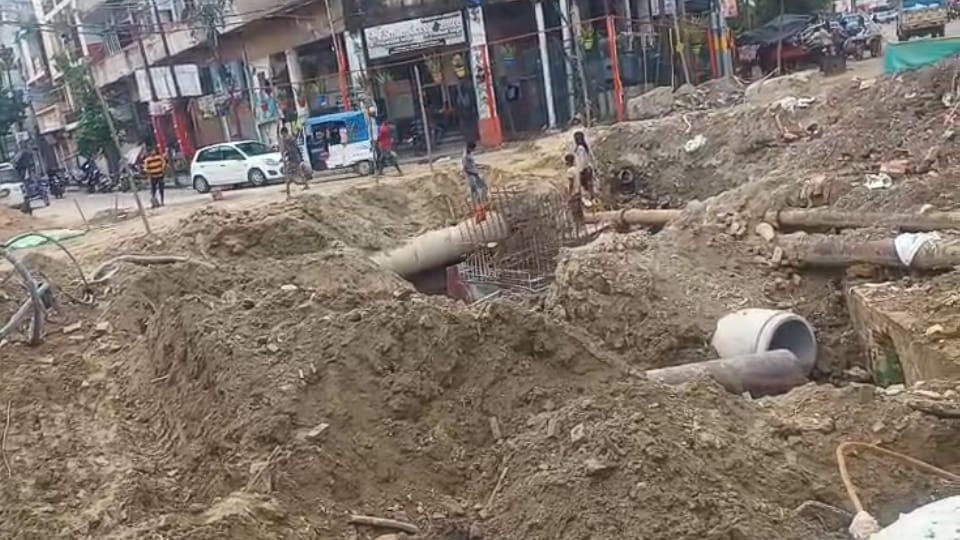 Kanpur: Municipal Corporation is making RCC chambers for the first time in Brahma nagar