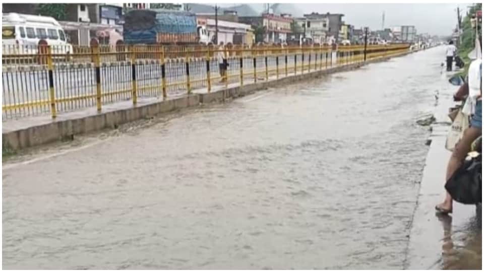 Heavy Rainfall Wreaks Havoc in Dausa Roads Collapsed, Villages Submerged
