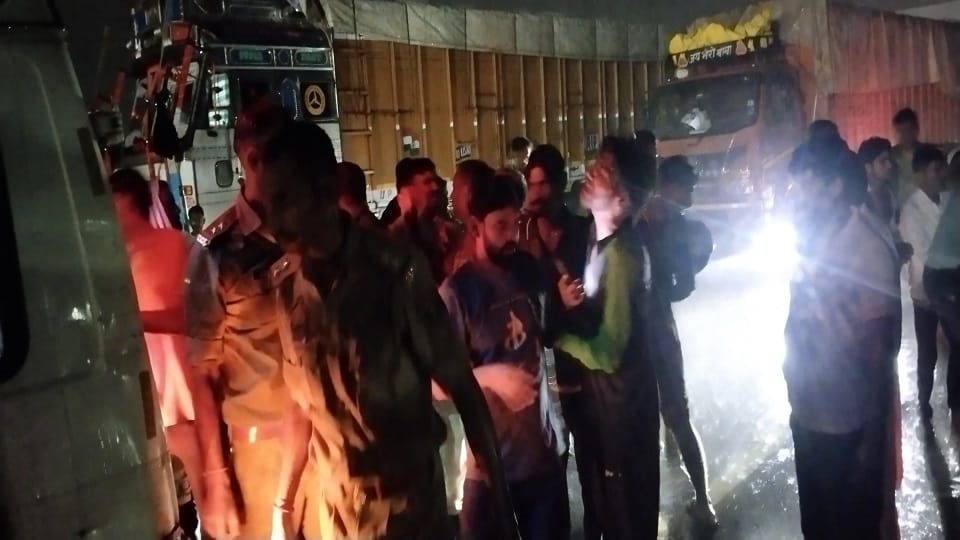 An unknown vehicle crushed four labourers riding a bike