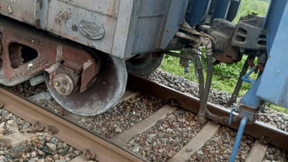 UP: Rail accident in Kanpur Dehat, two wheels of a coach of a goods train derailed on down line