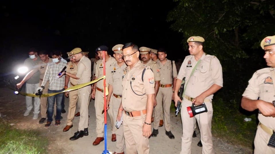 Gang sold a girl from Madhya Pradesh in Brass Colony Avnish Yadav opened a cowshed six years ago
