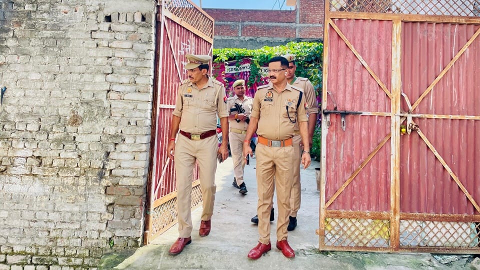 Customers talked to in code words Prostitution racket spread from pital Basti to Kanshiram Nagar