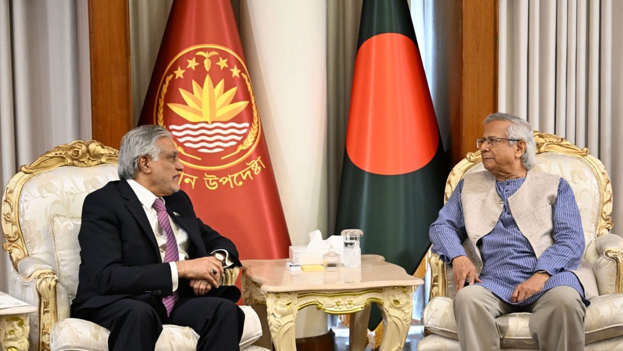 Bangladesh Pakistan Ishaq Dar met Yunus both leaders stressed on reactivating SAARC