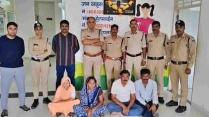 पुलिस की गिरफ्त में आरोपी।