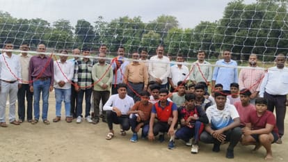 Sports News Today Football UP team won match by scoring 0 goals in first half and 4 goals in second half