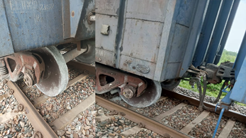 UP: Rail accident in Kanpur Dehat, two wheels of a coach of a goods train derailed on down line