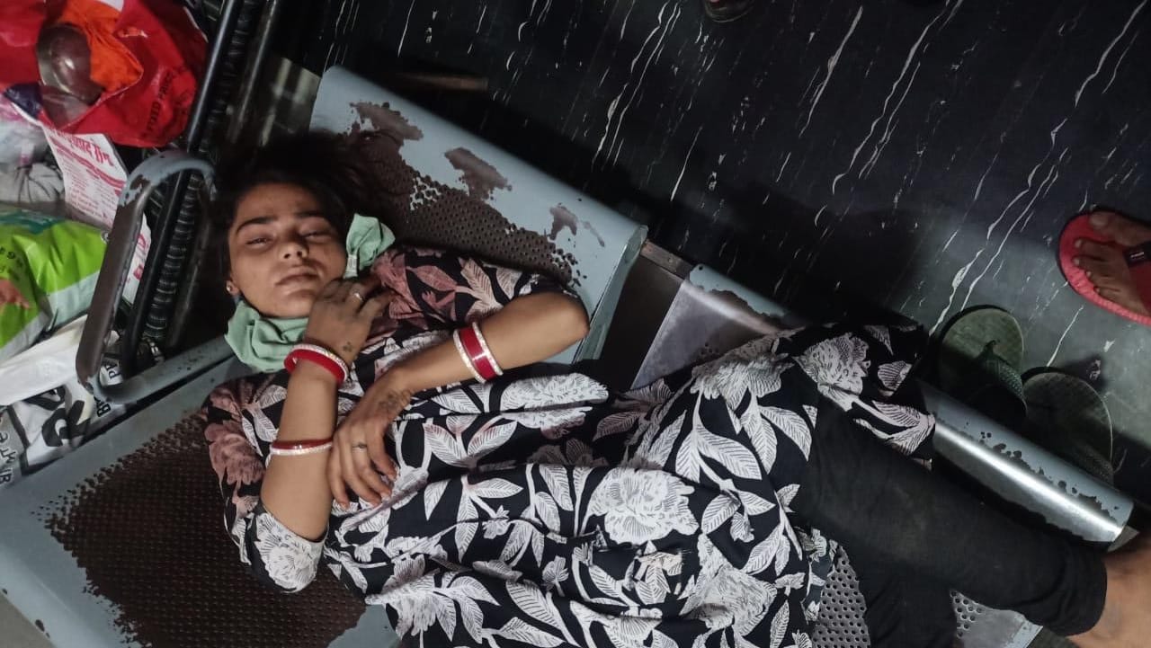 Budaun Crime News Husband Attempts to Kill Wife After Love Marriage, Later Found Hanging UP news in Hindi