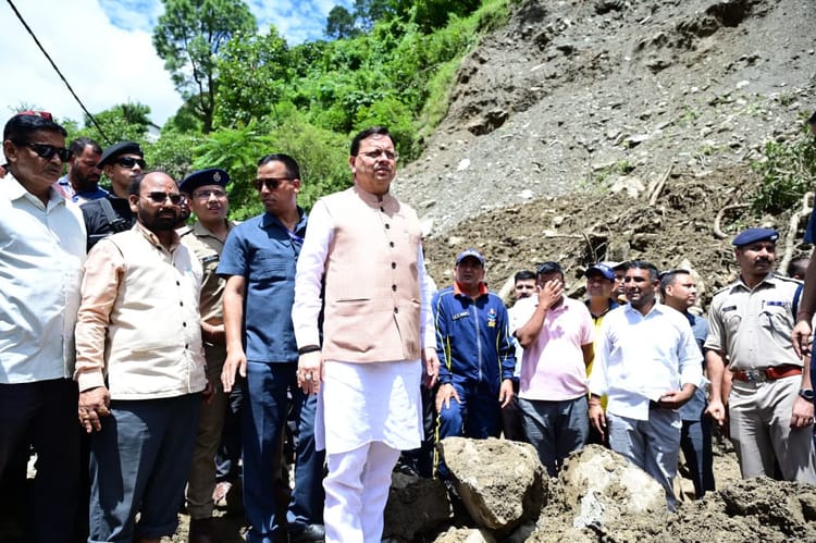 Chamoli Cloudburst Live: आपदा प्रभावितों से मिले सीएम धामी, डीएम ने किया चेपड़ो बाजार का निरीक्षण