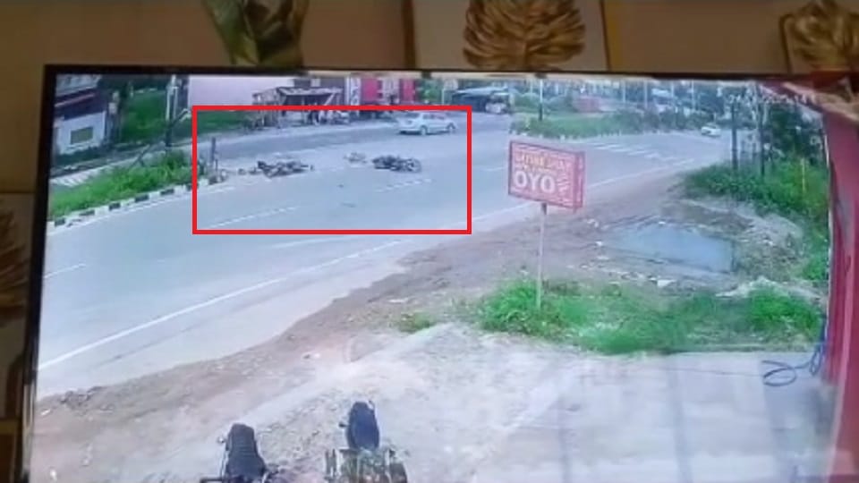 Two high speed bikes collided fiercely one youth died in the accident