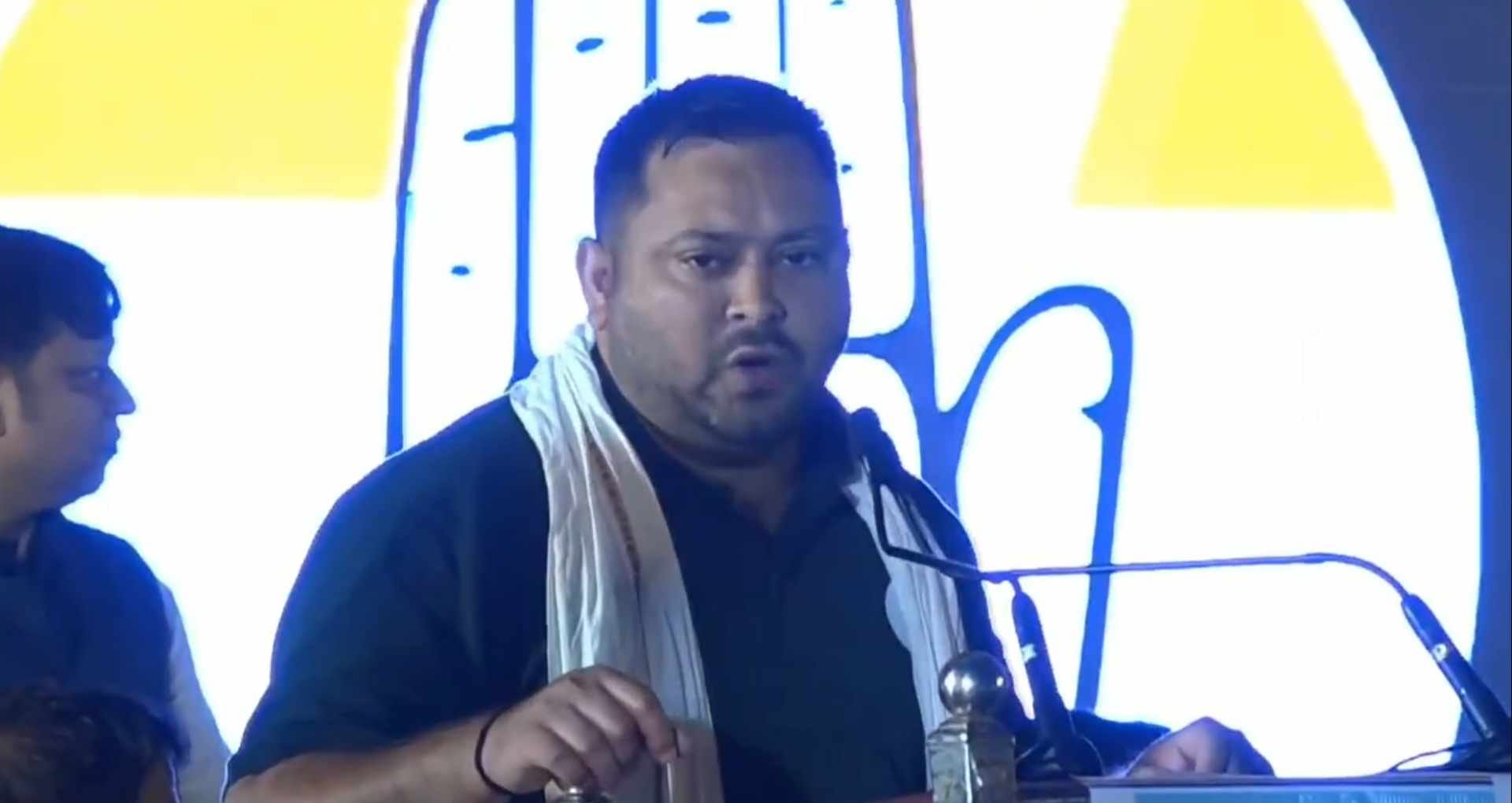 तेजस्वी यादव