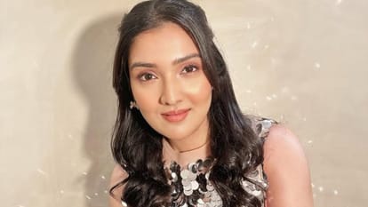 Amid Govinda and Sunita Divorce Rumours Daughter Tina Ahuja Reached Award Event