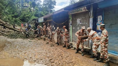many people died in incidents related to heavy rains in different parts of country most in Jharkhand